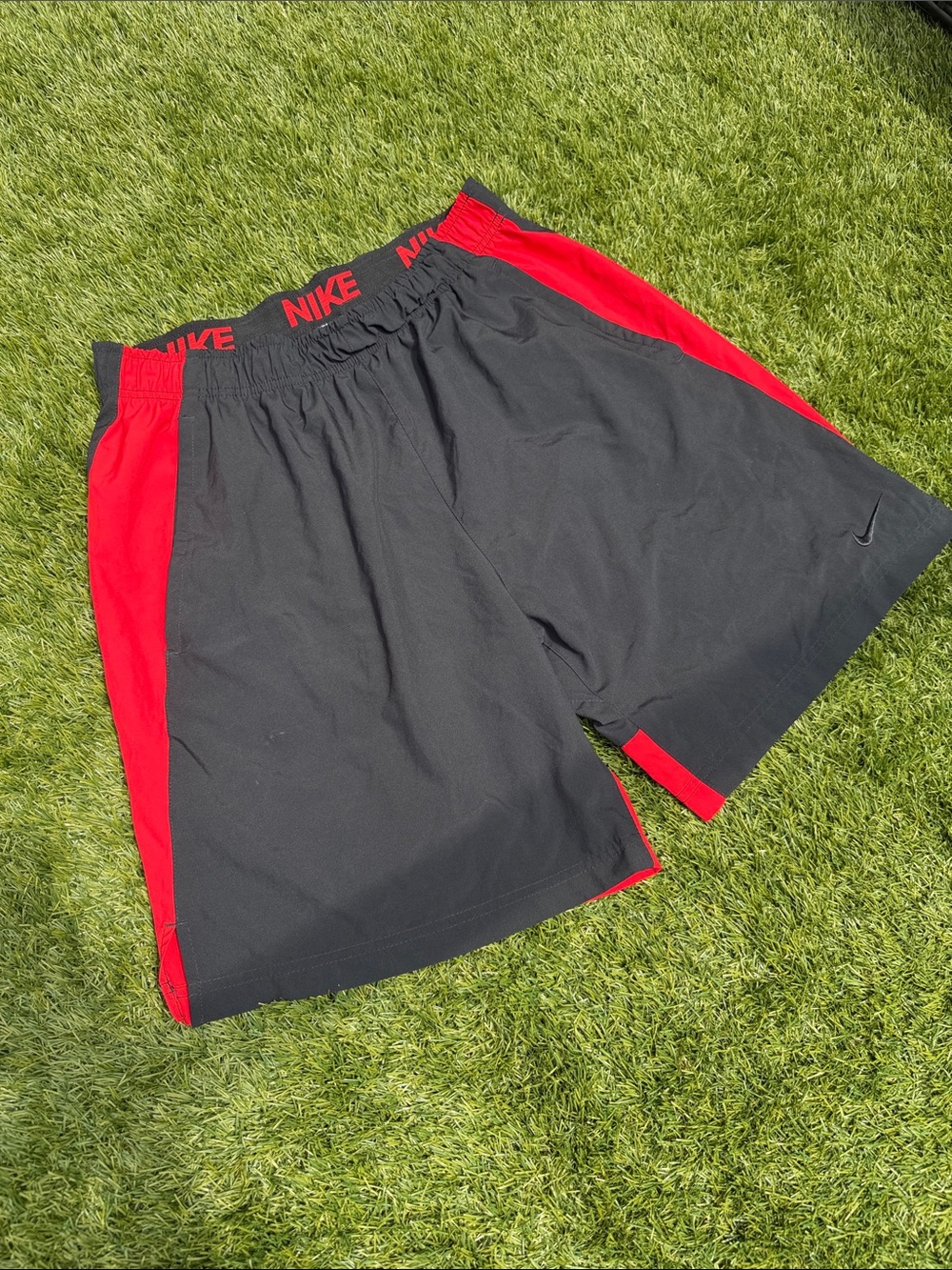 Nike Men’s Black with Red Side Panel Athletic Shorts Size Large